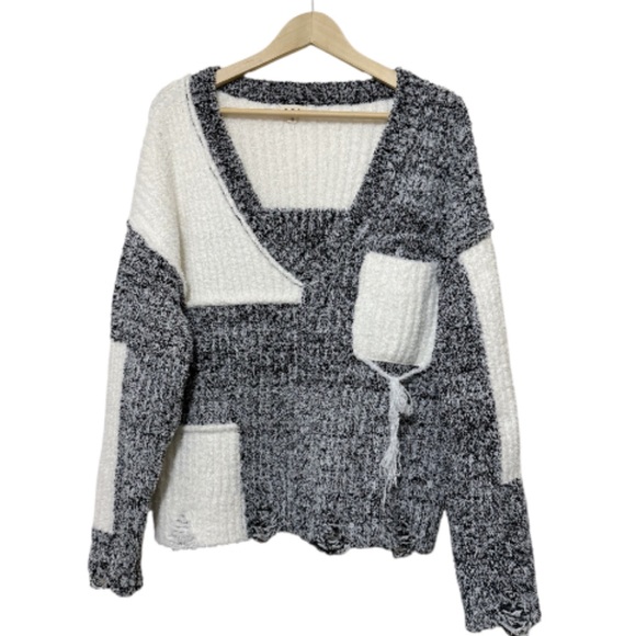 POL Oversized Distressed Black and White Women's Sweater - Size Small - Picture 1 of 6